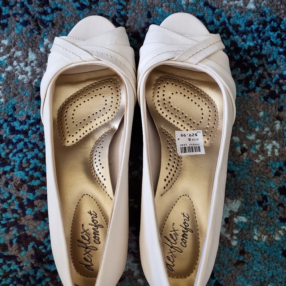 Dexflex Comfort Flats with Wedge Heel Cream 8W